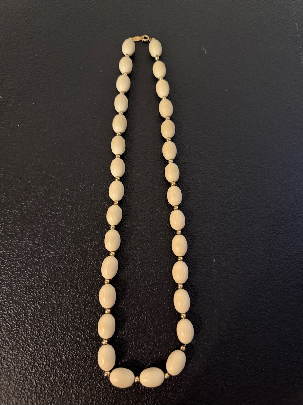 Classic Cream Beaded Necklace - Unbranded
